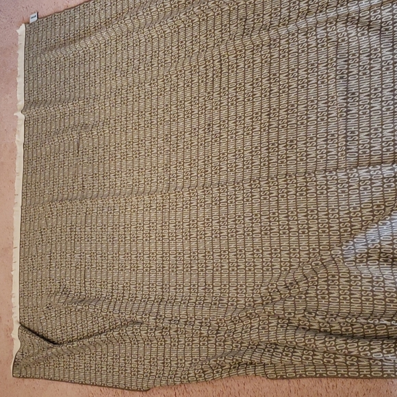 NWOT Moschino Wool Blanket Scarf Brown Tan Moschino Blanket Scarf w/ Tan Fringe - Picture 16 of 16